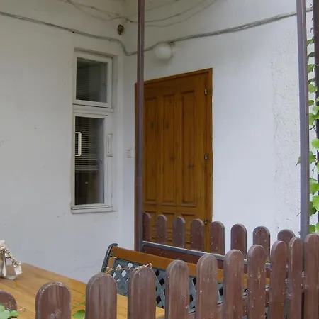 Csapd Le Csacsi Vendeghaz بيتْش