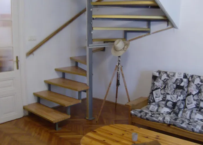 게스트하우스 Csapd Le Csacsi Vendeghaz